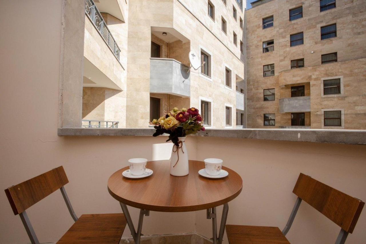 Apartment Near Republic Square Jerevan Buitenkant foto